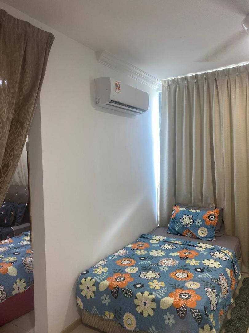 Vista Alam Roomstay Homestay Shah Alam Exterior photo